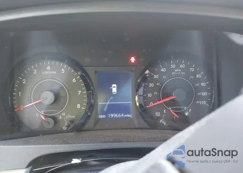 2015 Toyota Sienna Le 8 Passenger z USA, uszkodzony, nr VIN 5TDKK3DC5FS576035